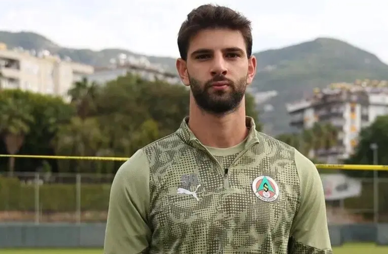 Beşiktaş’tan sürpriz transfer: Ümit Akdağ resmen açıklandı